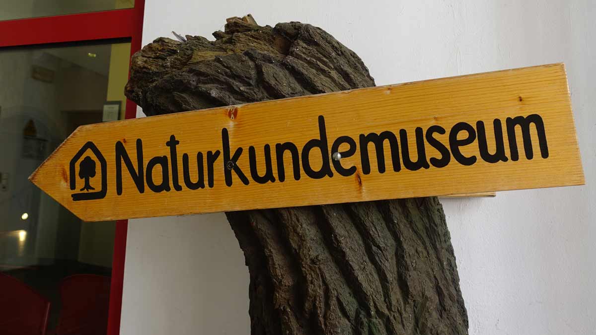schild-naturkundemuseum-erfurt-eingang